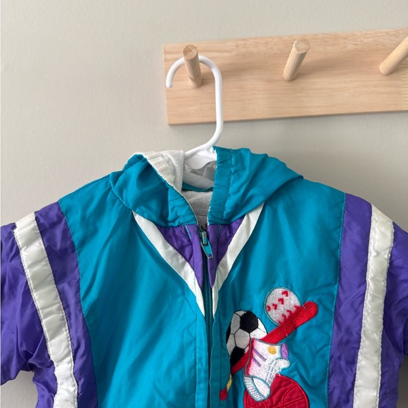 Colorful Vintage Sports themed windbreaker - Picture 4 of 5
